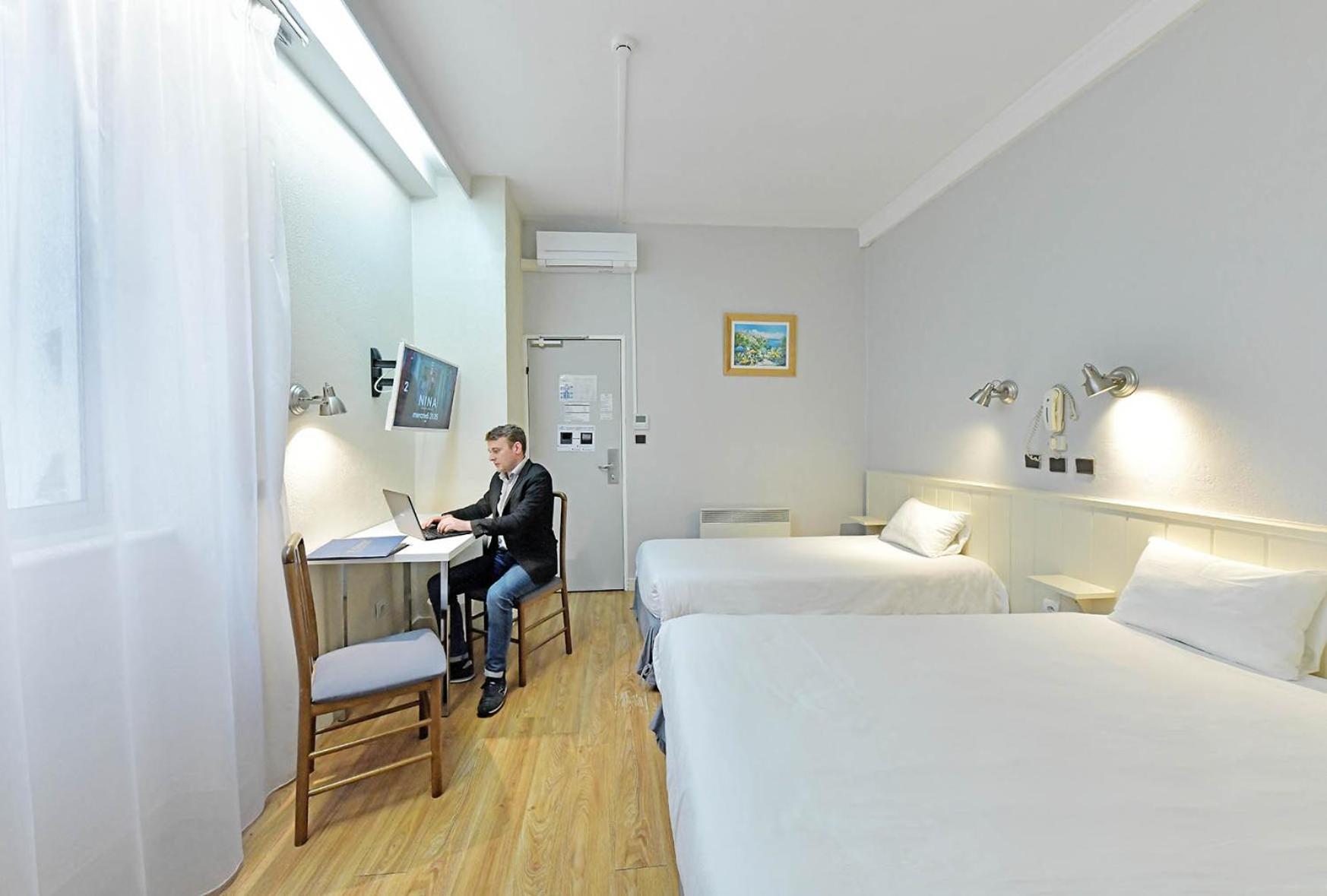 Hotel Saint Andre Gare Sncf แคลร์มงต์-แฟร์รองด์ ภายนอก รูปภาพ