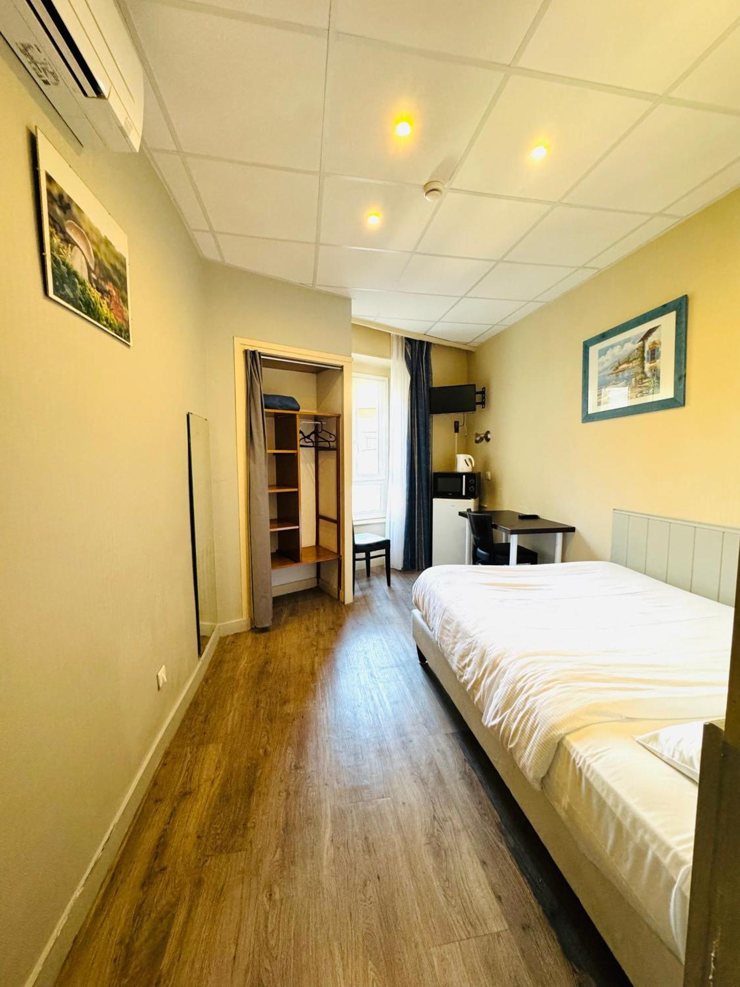 Hotel Saint Andre Gare Sncf แคลร์มงต์-แฟร์รองด์ ภายนอก รูปภาพ