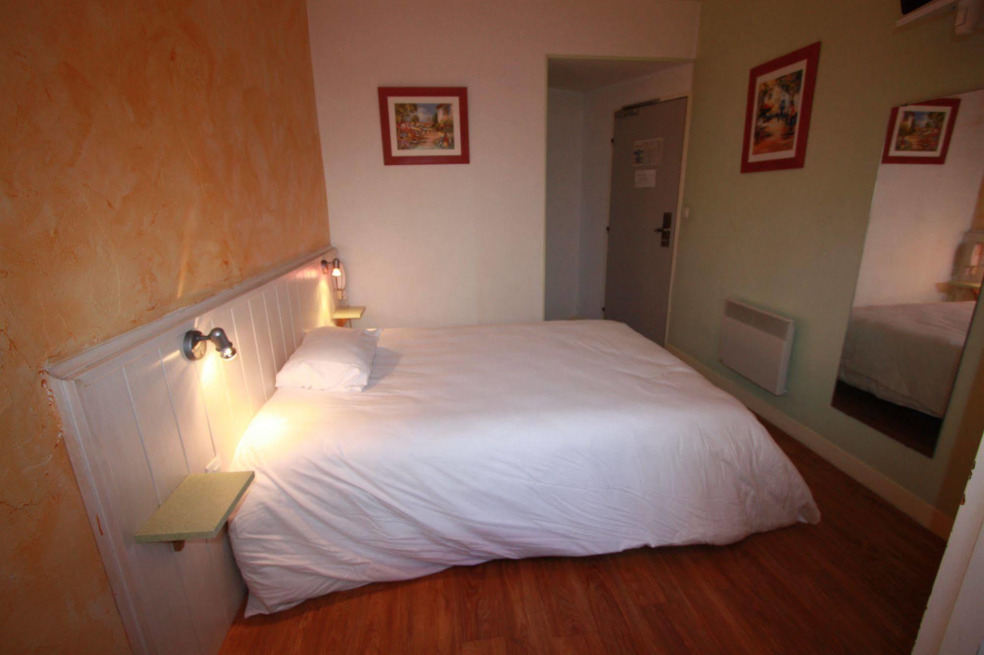 Hotel Saint Andre Gare Sncf แคลร์มงต์-แฟร์รองด์ ภายนอก รูปภาพ